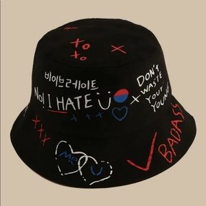 letter graphic bucket hat